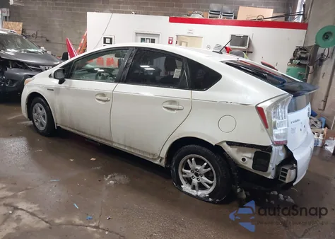 2011 Toyota Prius Three z USA, uszkodzony, nr VIN JTDKN3DU8B5320178